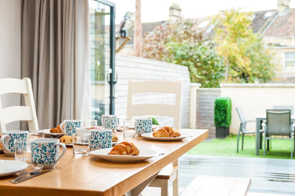 Solar Sanctuary- Skyline Balcony, City Centre, Three Floors, King Beds, Netflix And More! Bath Exterior foto